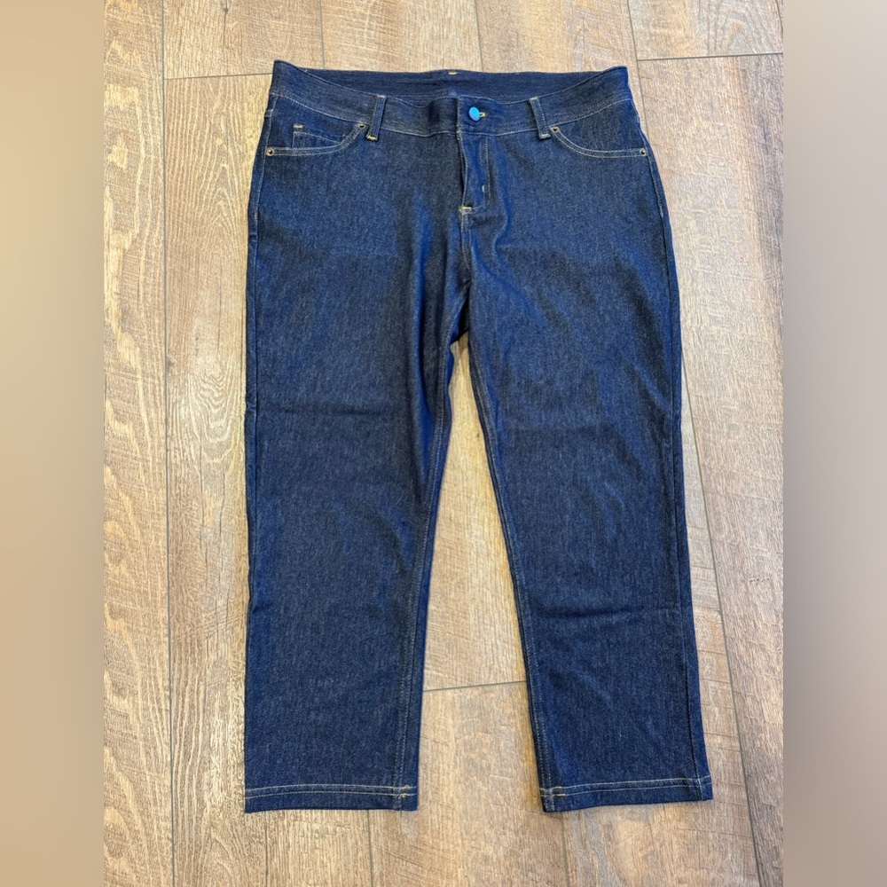 Women’s Denim Jean Stretch Capri Cropped Pants - MeMoi Brand - Size M/L